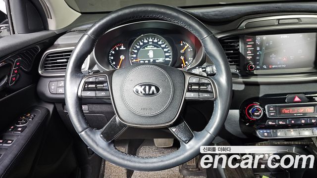 Kia Sorento 2018 — photo 13