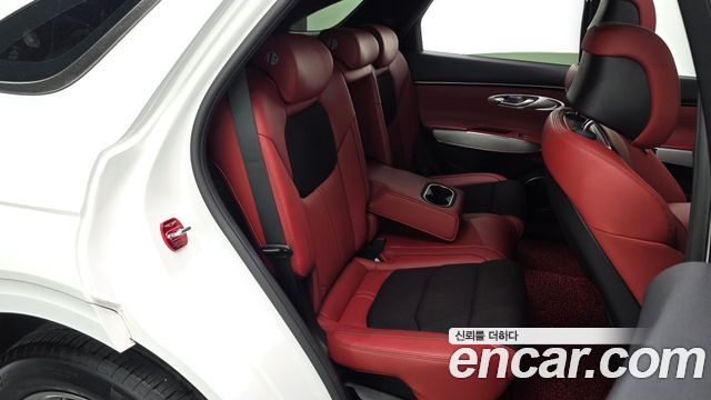 Genesis GV70 2021 — photo 18