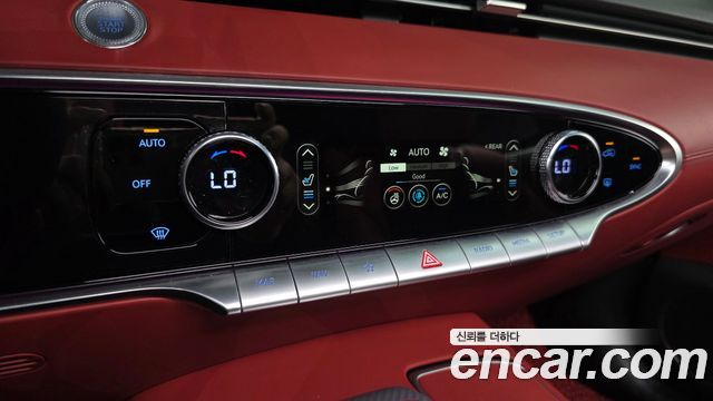 Genesis GV70 2021 — photo 22