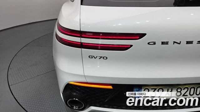 Genesis GV70 2021 — photo 9