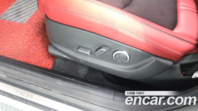 Genesis GV70 2021 — photo 32