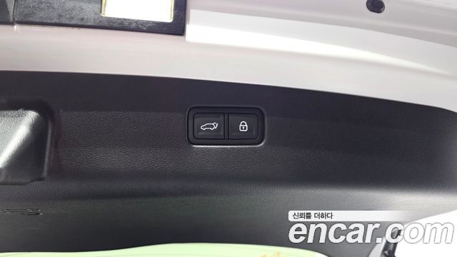 Genesis GV70 2021 — photo 33