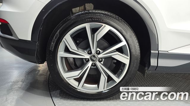 Audi Q4 e-tron 2022 — photo 5