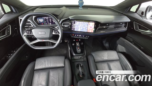 Audi Q4 e-tron 2022 — photo 10