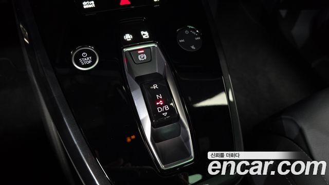 Audi Q4 e-tron 2022 — photo 12