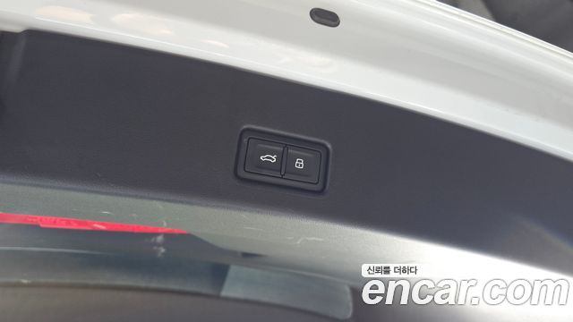 Audi Q4 e-tron 2022 — photo 22
