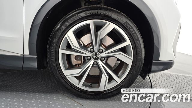 Audi Q4 e-tron 2022 — photo 7