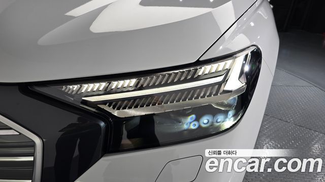 Audi Q4 e-tron 2022 — photo 8