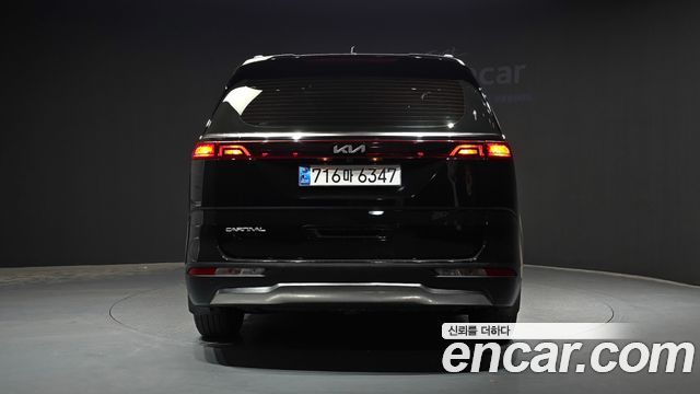Kia Canival 2023 — photo 4