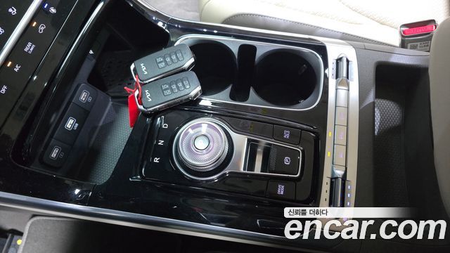Kia Canival 2023 — photo 9