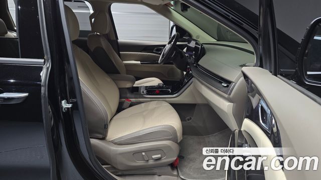 Kia Canival 2023 — photo 11