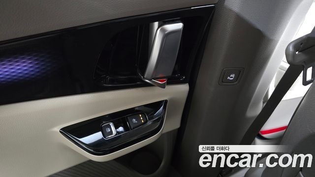 Kia Canival 2023 — photo 19