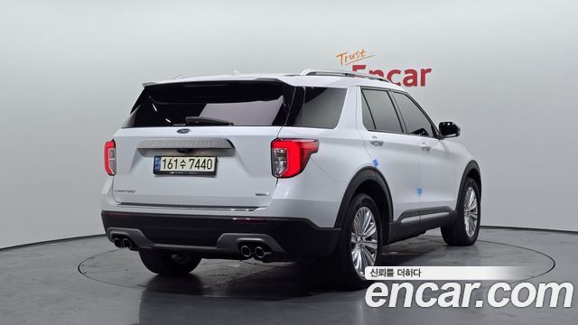 Ford Explorer 2021 — photo 2