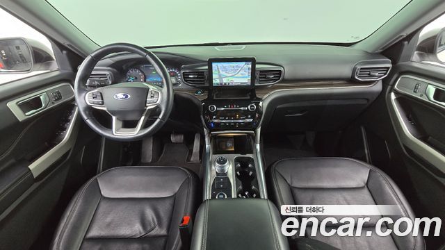 Ford Explorer 2021 — photo 10