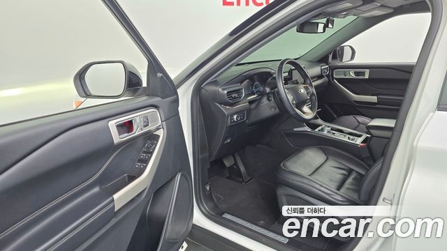 Ford Explorer 2021 — photo 13
