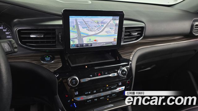 Ford Explorer 2021 — photo 19