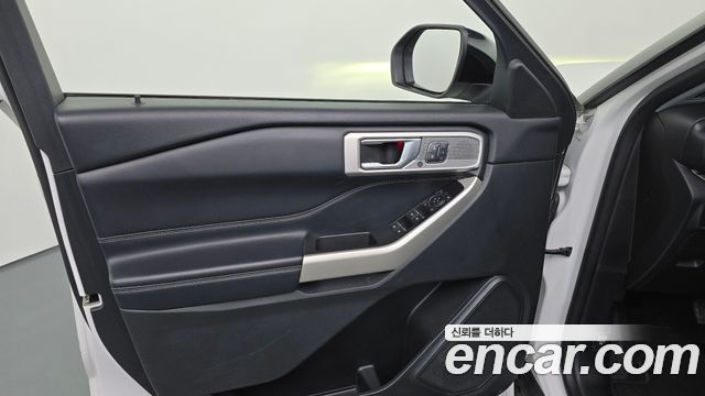 Ford Explorer 2021 — photo 14