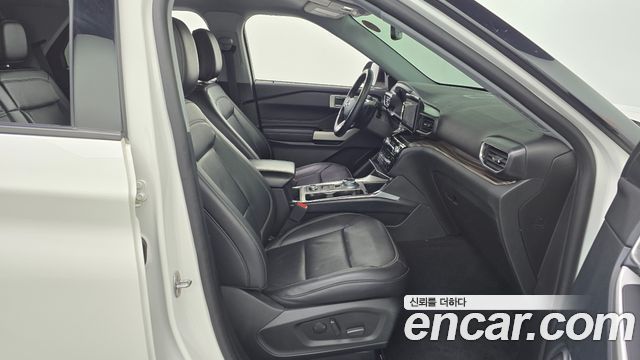 Ford Explorer 2021 — photo 16