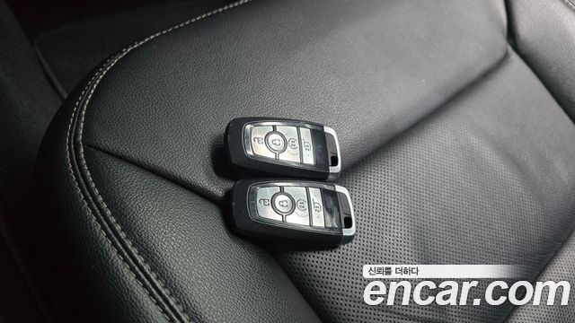 Ford Explorer 2021 — photo 28