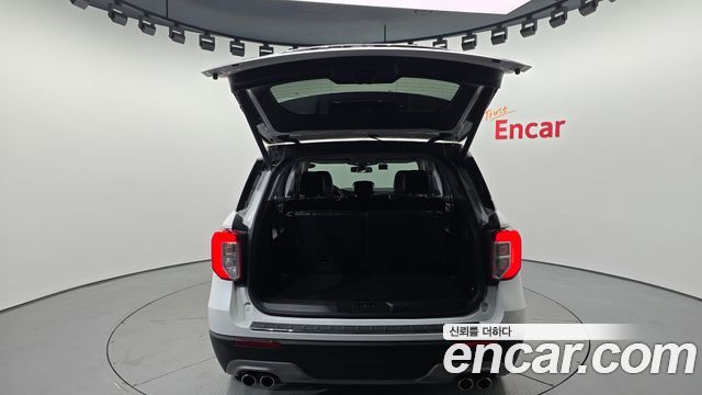 Ford Explorer 2021 — photo 30