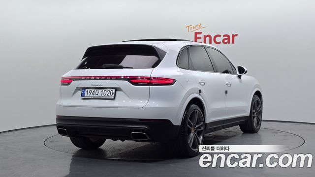 Porsche Cayenne 2019 — photo 2