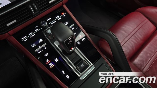 Porsche Cayenne 2019 — photo 9
