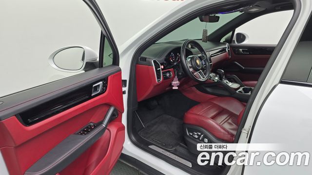 Porsche Cayenne 2019 — photo 10