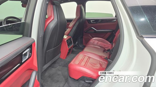 Porsche Cayenne 2019 — photo 11