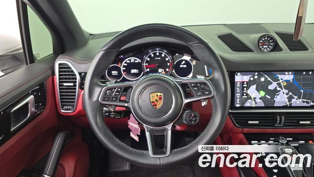 Porsche Cayenne 2019 — photo 13
