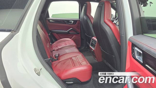 Porsche Cayenne 2019 — photo 20