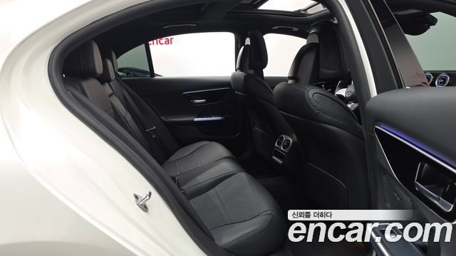 Mercedes-Benz C-Class 2022 — photo 12