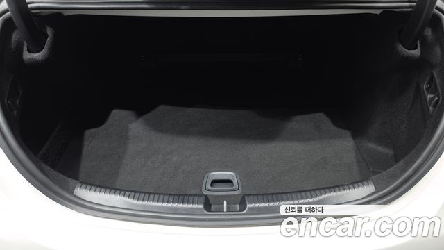 Mercedes-Benz C-Class 2022 — photo 20