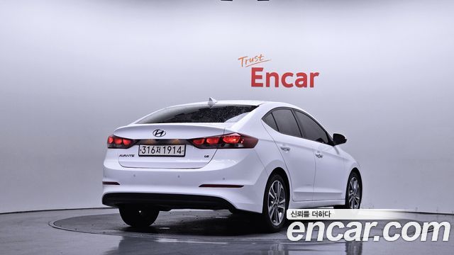 Hyundai AVANTE 2018 — photo 2