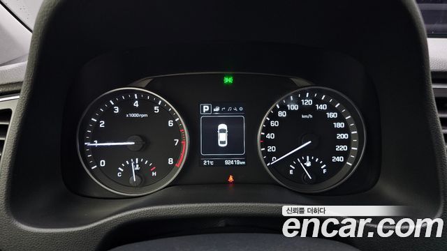 Hyundai AVANTE 2018 — photo 11