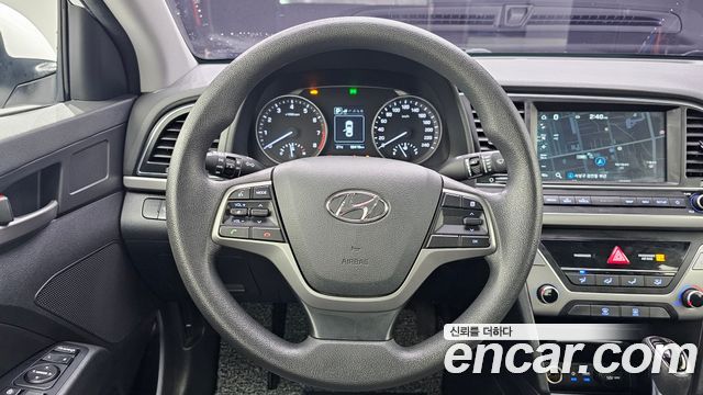 Hyundai AVANTE 2018 — photo 19