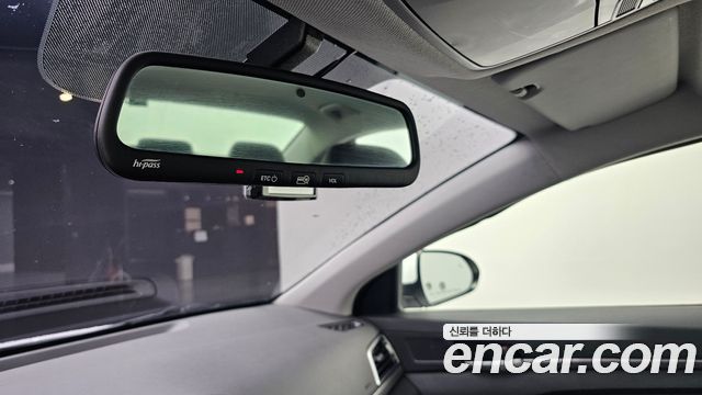 Hyundai AVANTE 2018 — photo 25