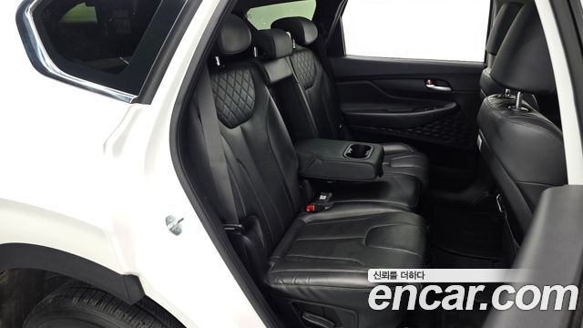 Hyundai Santafe 2023 — photo 17