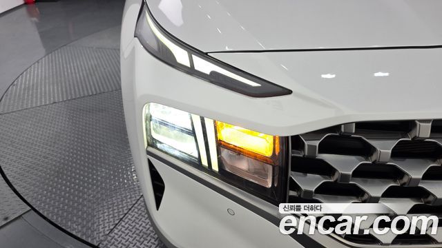 Hyundai Santafe 2023 — photo 8