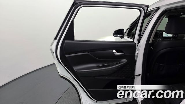Hyundai Santafe 2023 — photo 15
