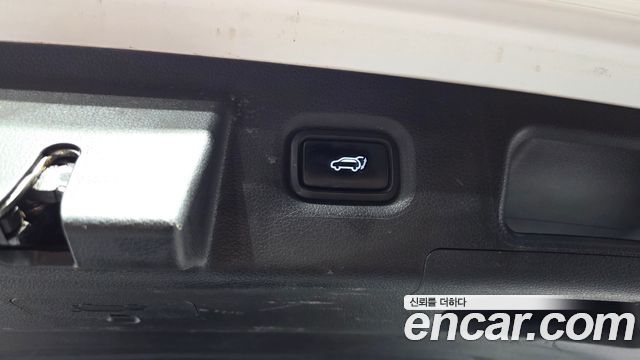 Hyundai Santafe 2023 — photo 31