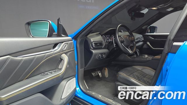 Maserati Levante 2021 — photo 13