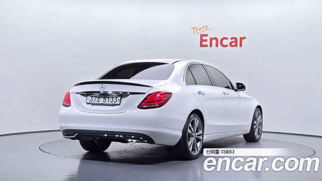 Mercedes-Benz C-Class 2018 — photo 2