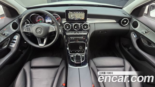 Mercedes-Benz C-Class 2018 — photo 10