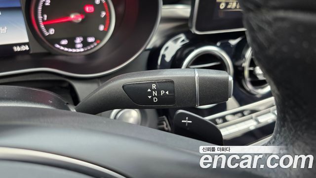 Mercedes-Benz C-Class 2018 — photo 12