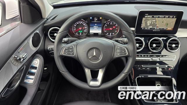 Mercedes-Benz C-Class 2018 — photo 19