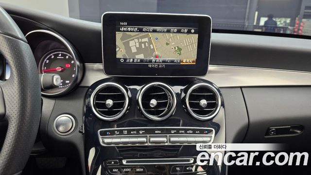 Mercedes-Benz C-Class 2018 — photo 20