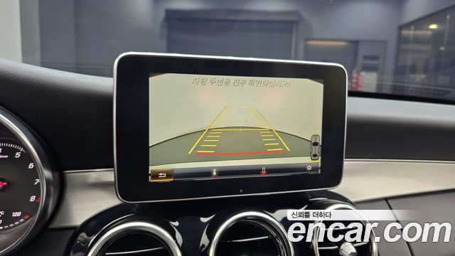 Mercedes-Benz C-Class 2018 — photo 21