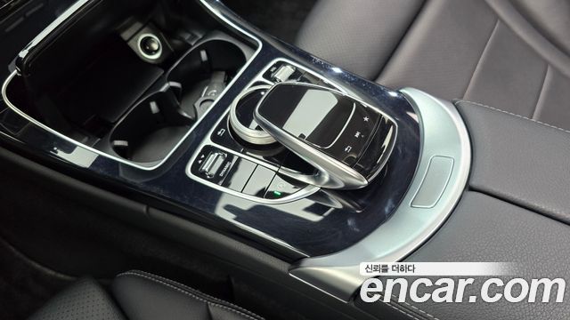 Mercedes-Benz C-Class 2018 — photo 22