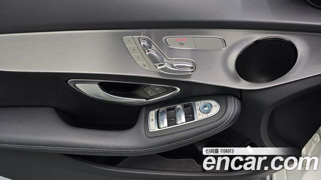 Mercedes-Benz C-Class 2018 — photo 26