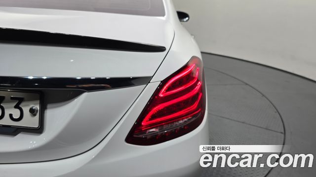 Mercedes-Benz C-Class 2018 — photo 9